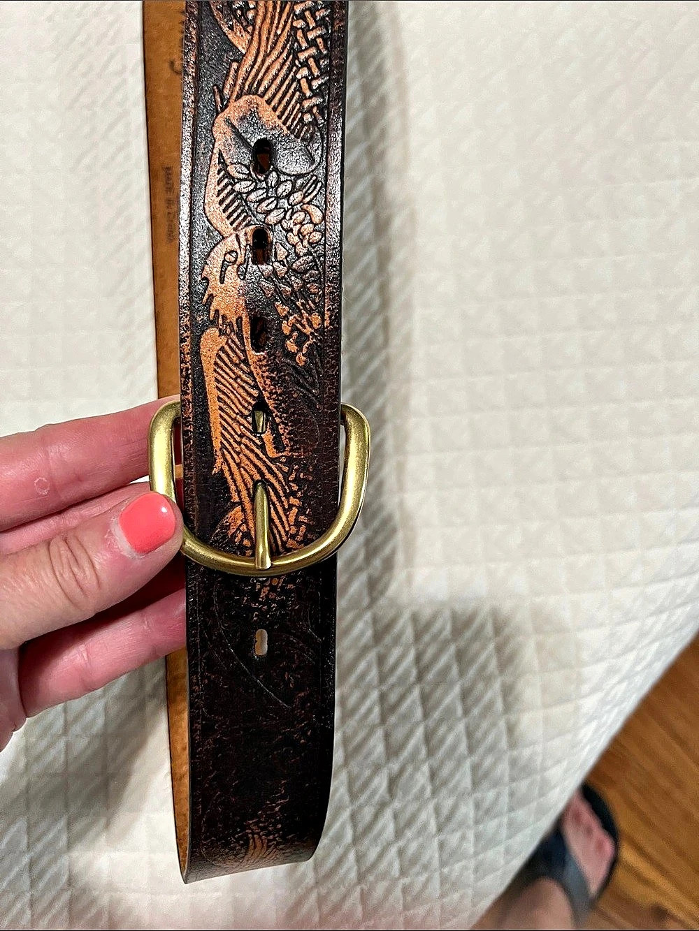Wrangler Embossed Leather Belt in Brown size 36/90 with gold belt buckle - Picture 3 of 5